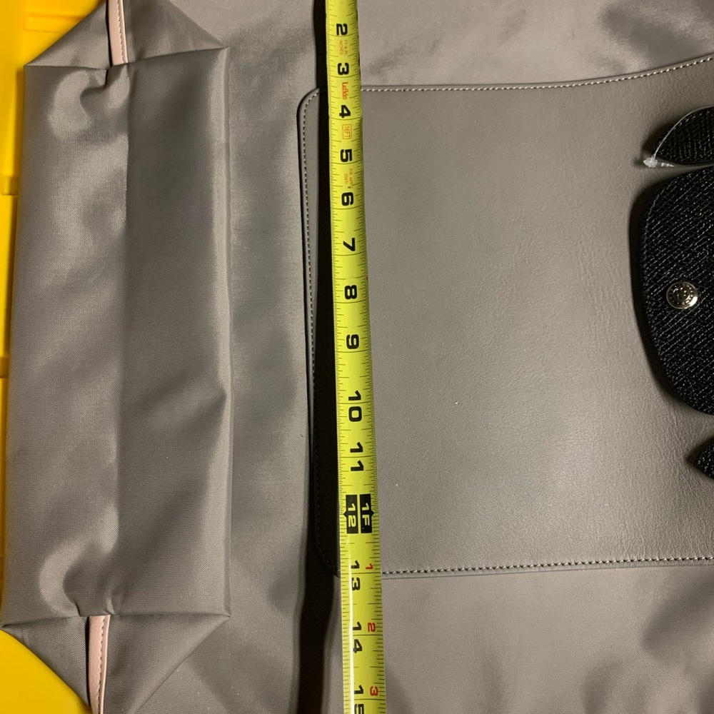 Longchamp Elegant Gray Tote Bag - Picture 6 of 6
